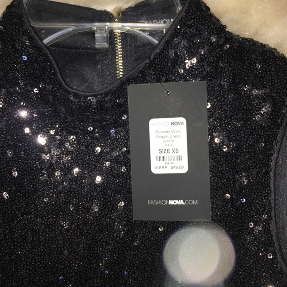 Formal dress - Picture 4 of 7